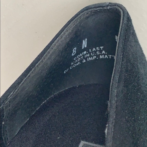 Munro American Suede shoes. Size 8 N. - Picture 8 of 8
